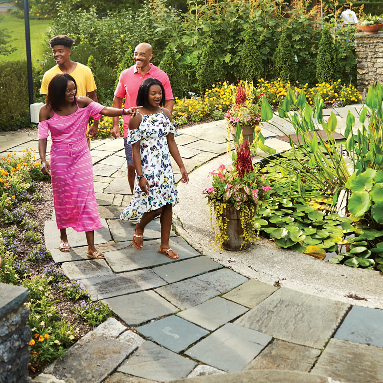 Spot your favorite flowers as you stroll the grounds (Photo: Casey Rearick) 